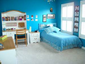 Голубой цвет в спальне
