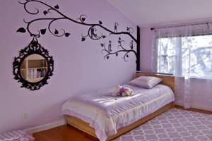Покраска стен комнаты для девочки в сиреневый цвет